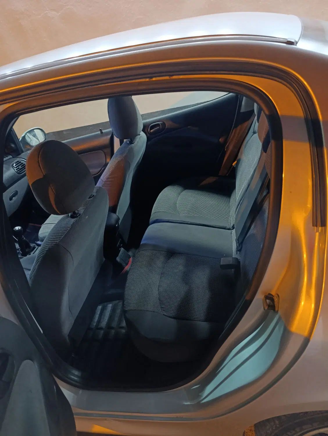 پژو ۲۰۶ صندوق دار v8 - 1393