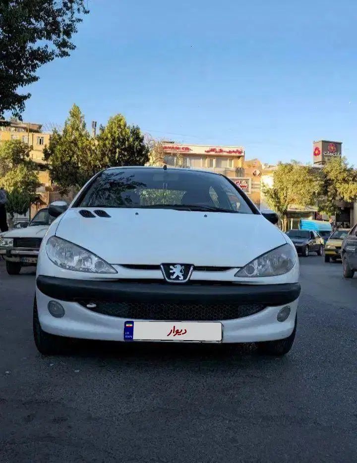 پژو ۲۰۶ صندوق دار v8 - 1392