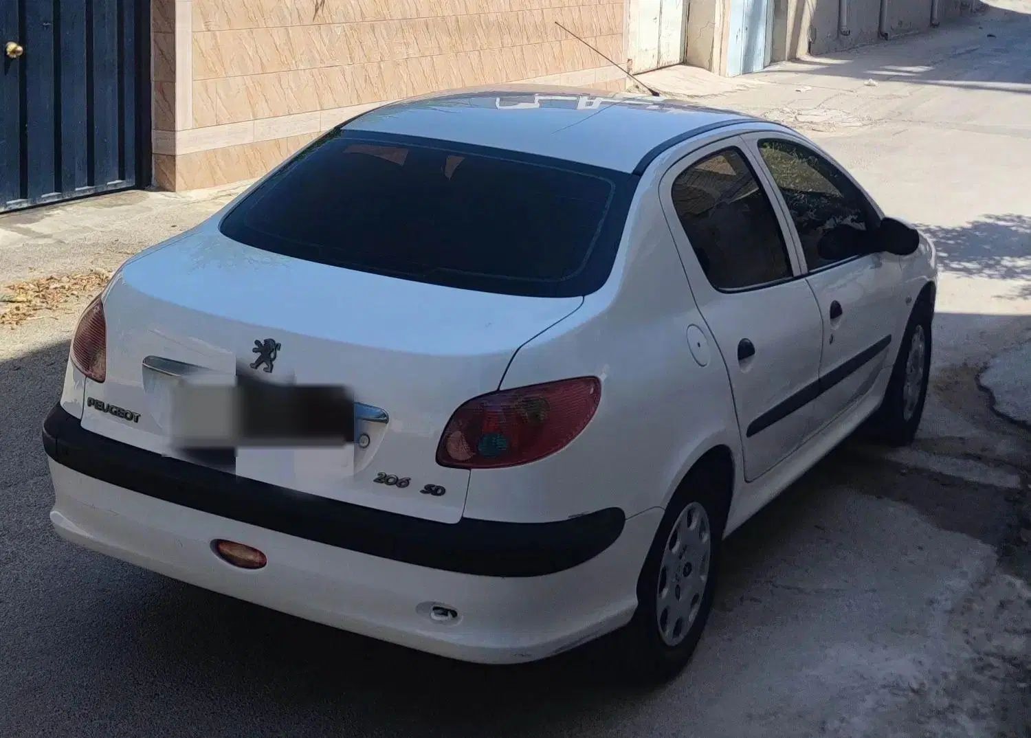 پژو ۲۰۶ صندوق دار v8 - 1391