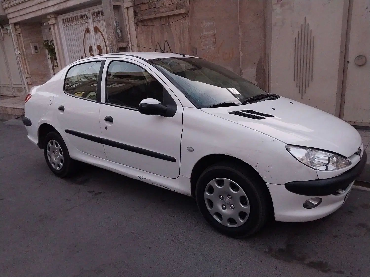 پژو ۲۰۶ صندوق دار v8 - 1390