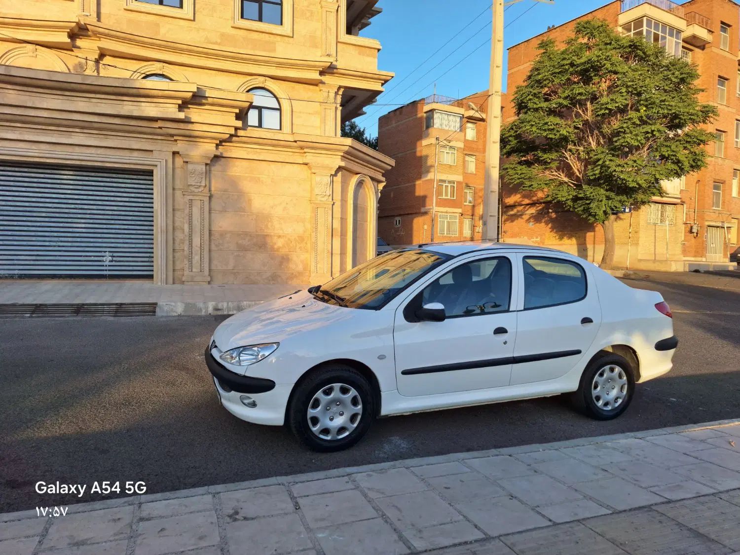 پژو ۲۰۶ صندوق دار v8 - 1396