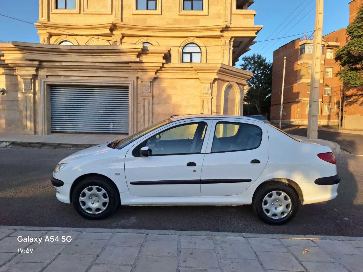 پژو ۲۰۶ صندوق دار v8 - 1396