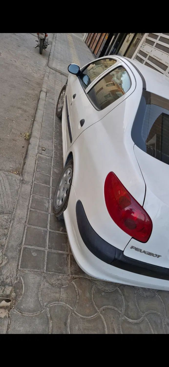 پژو ۲۰۶ صندوق دار v20 - 1390