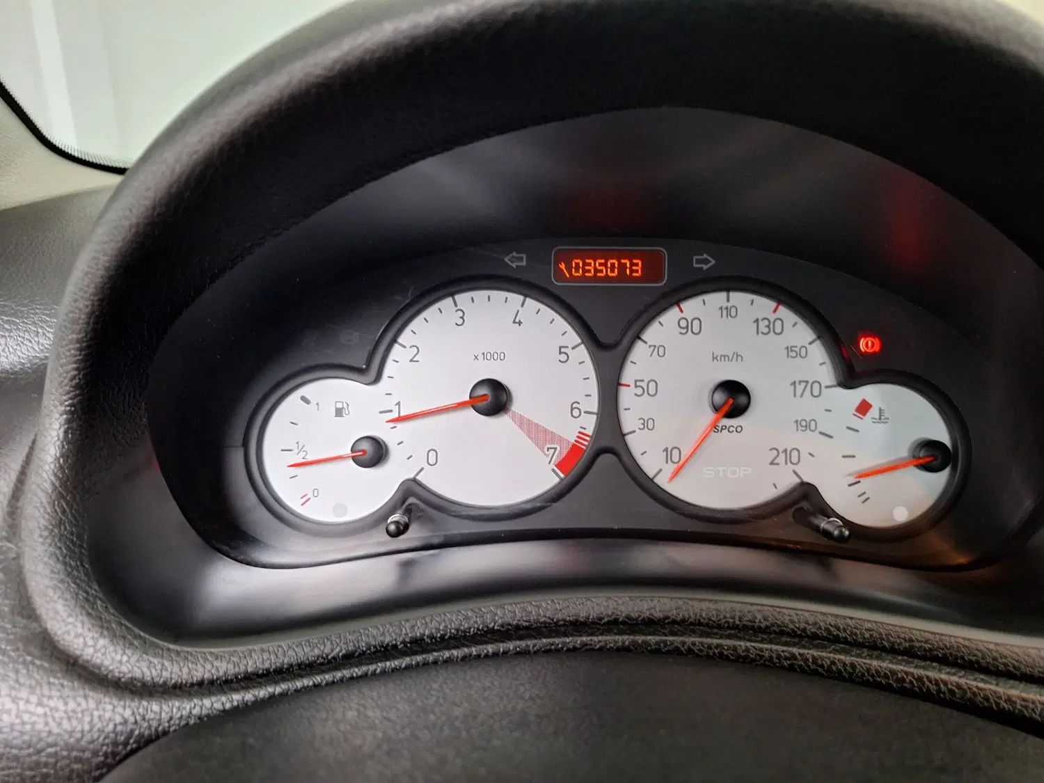 پژو ۲۰۶ صندوق دار v8 - 1398