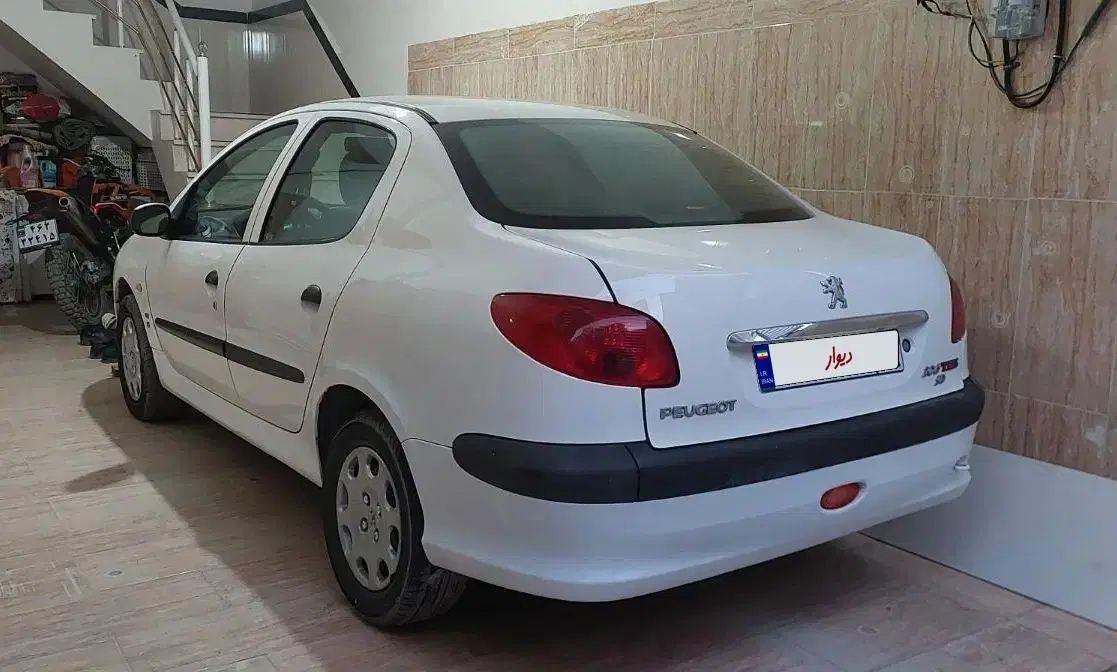 پژو ۲۰۶ صندوق دار v8 - 1393