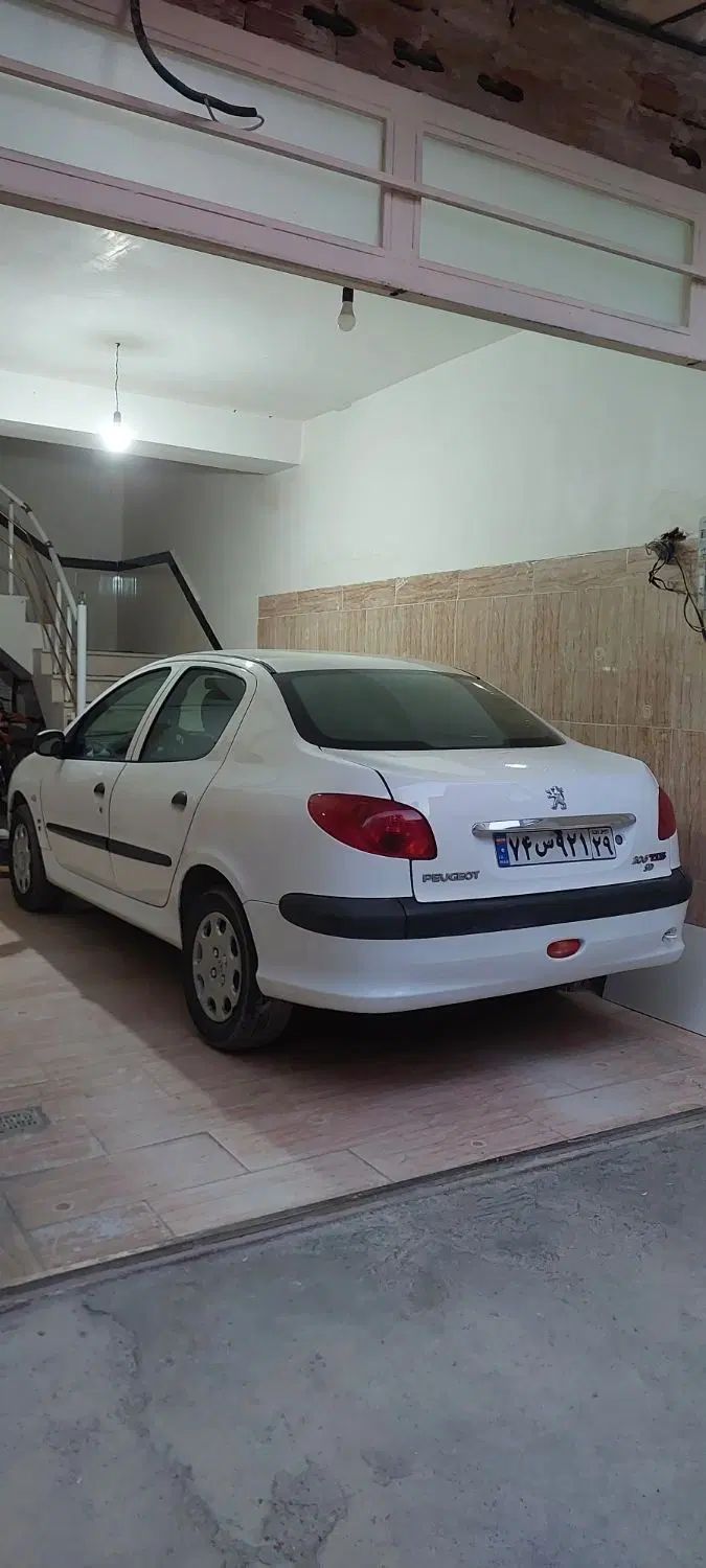 پژو ۲۰۶ صندوق دار v8 - 1393