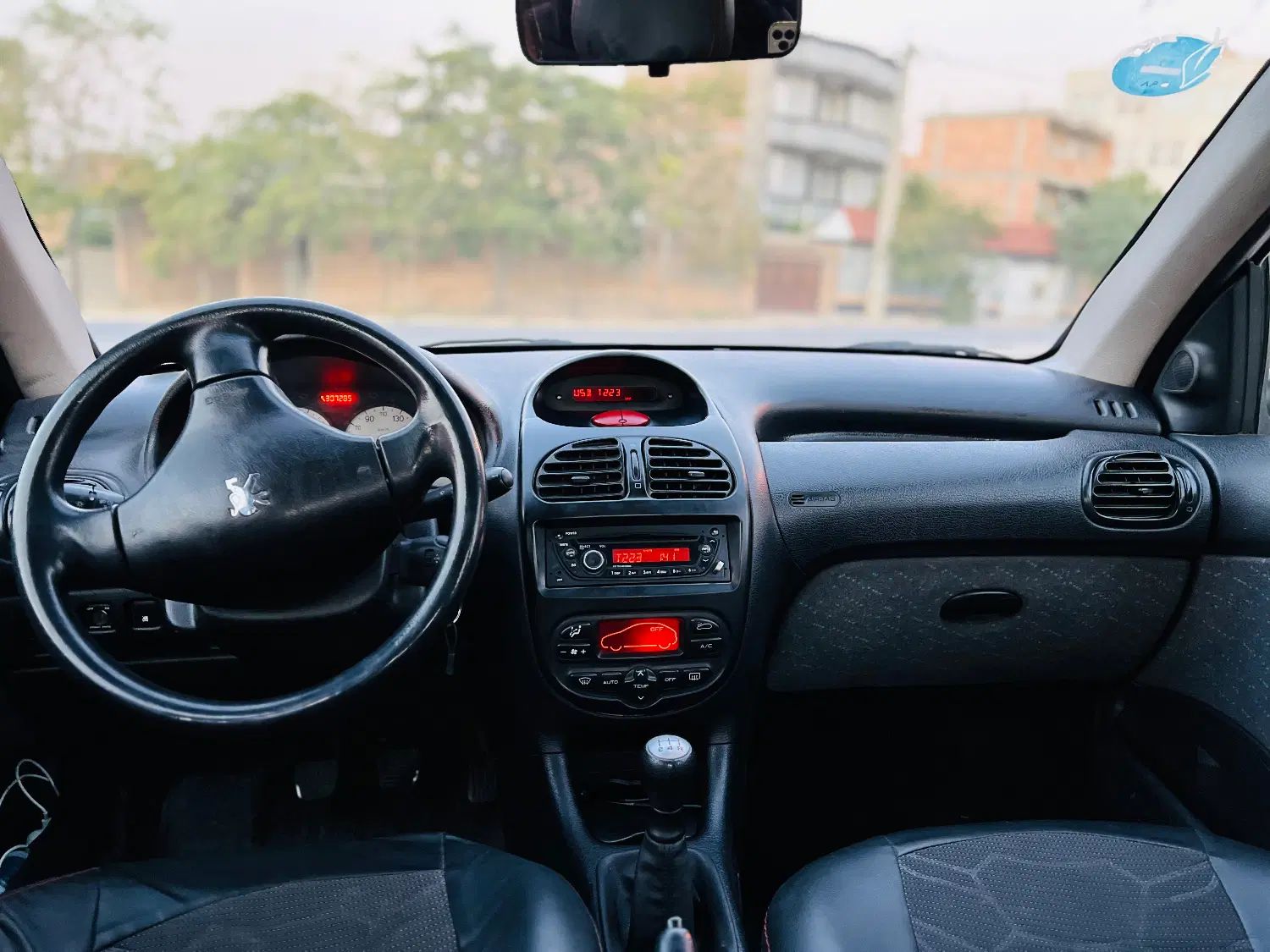 پژو ۲۰۶ صندوق دار v8 - 1390