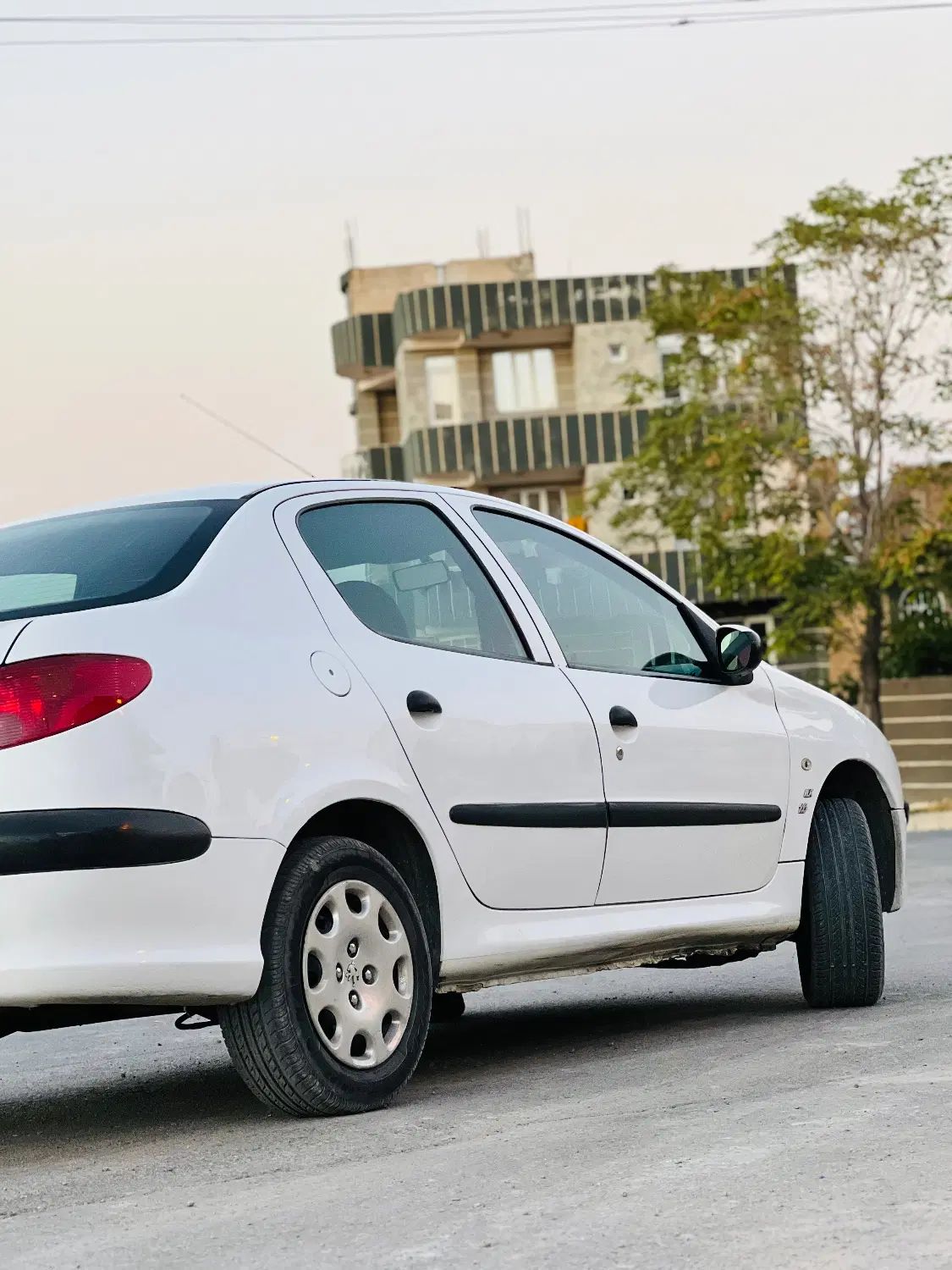 پژو ۲۰۶ صندوق دار v8 - 1390