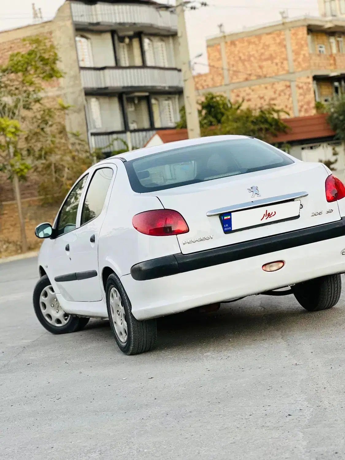 پژو ۲۰۶ صندوق دار v8 - 1390