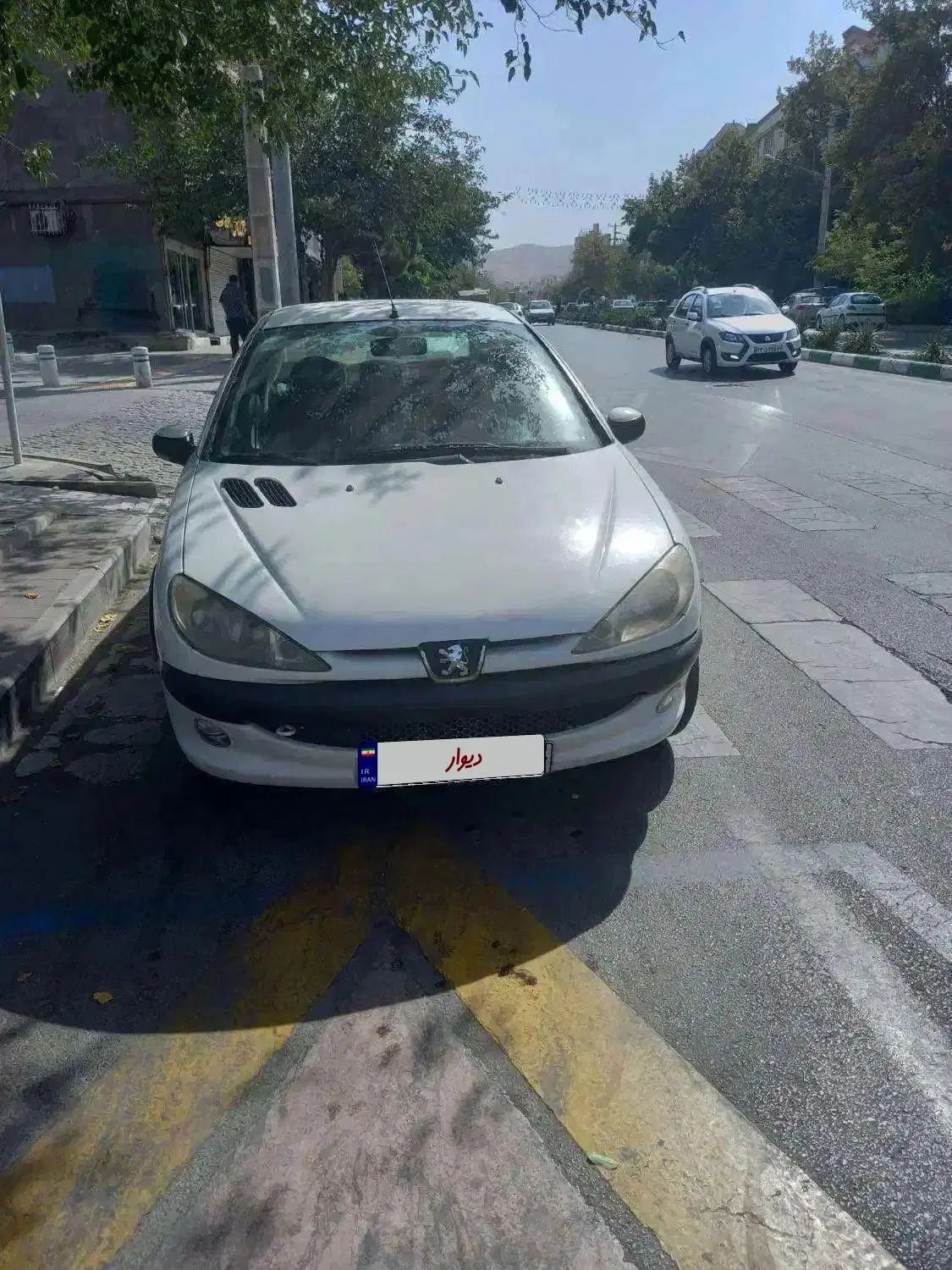 پژو ۲۰۶ صندوق دار v8 - 1390