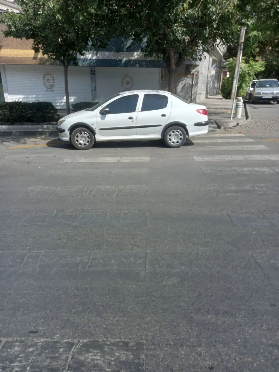 پژو ۲۰۶ صندوق دار v8 - 1390