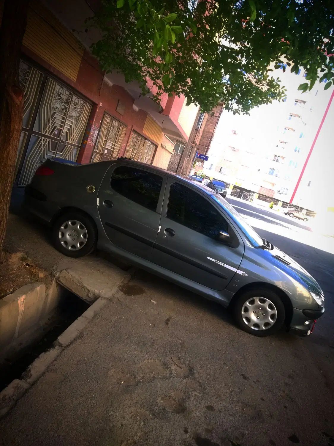 پژو ۲۰۶ صندوق دار v8 - 1386