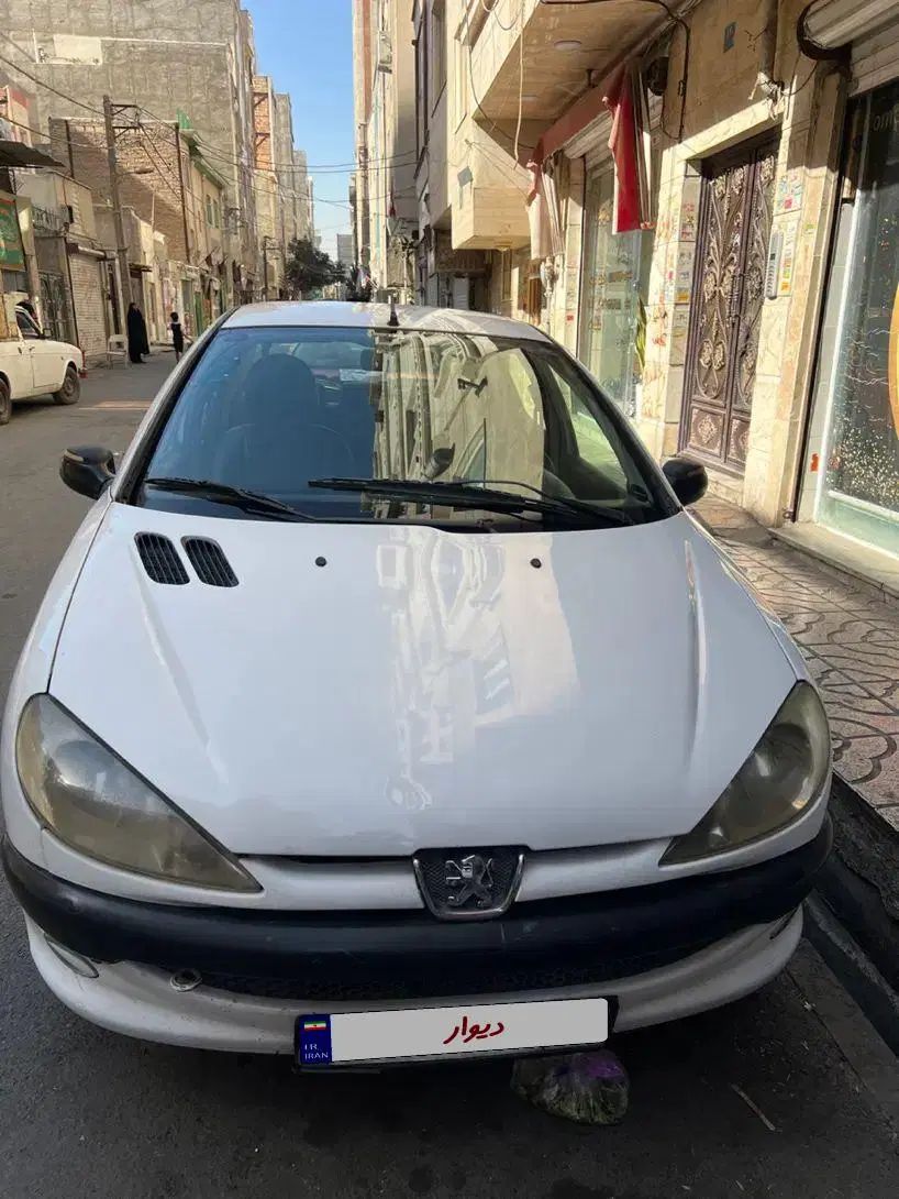 پژو ۲۰۶ صندوق دار v8 - 1390