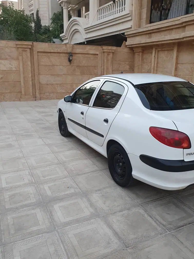 پژو ۲۰۶ صندوق دار v8 - 1396