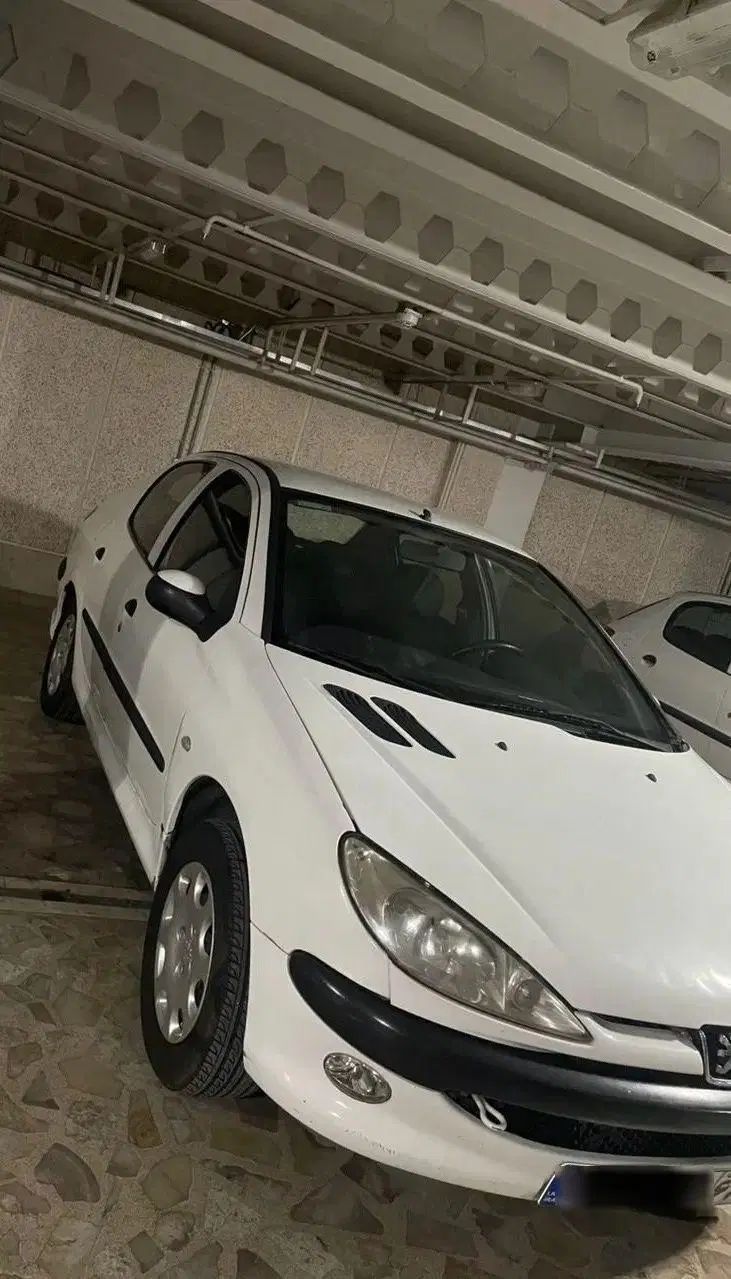 پژو ۲۰۶ صندوق دار v8 - 1393
