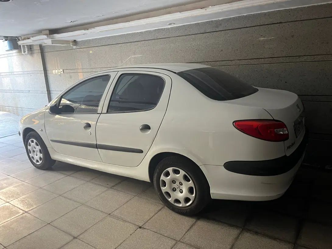 پژو ۲۰۶ صندوق دار v8 - 1394