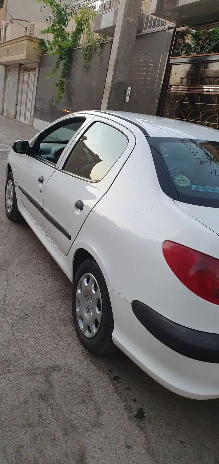 پژو ۲۰۶ صندوق دار v8 - 1397