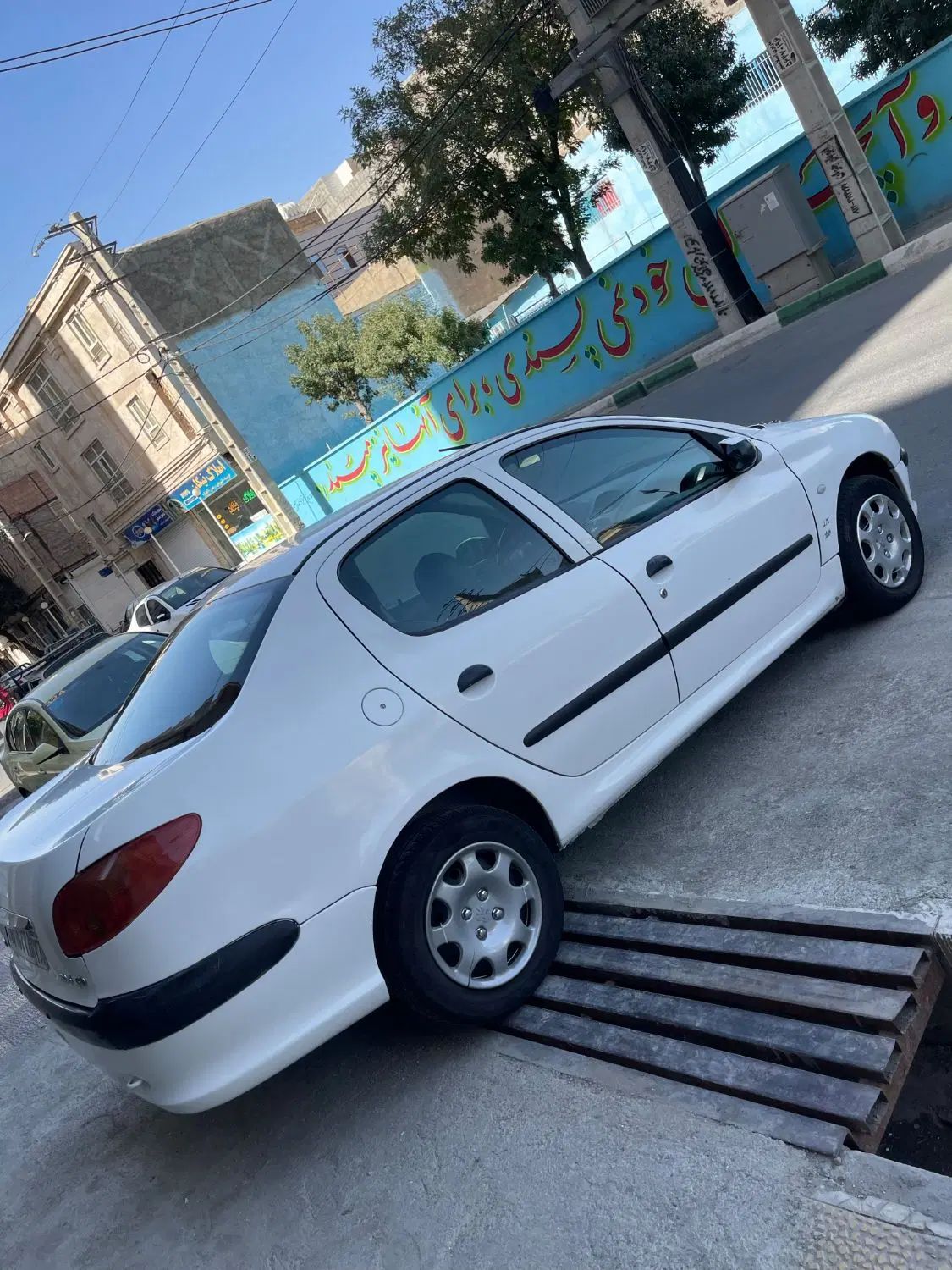 پژو ۲۰۶ صندوق دار v8 - 1396