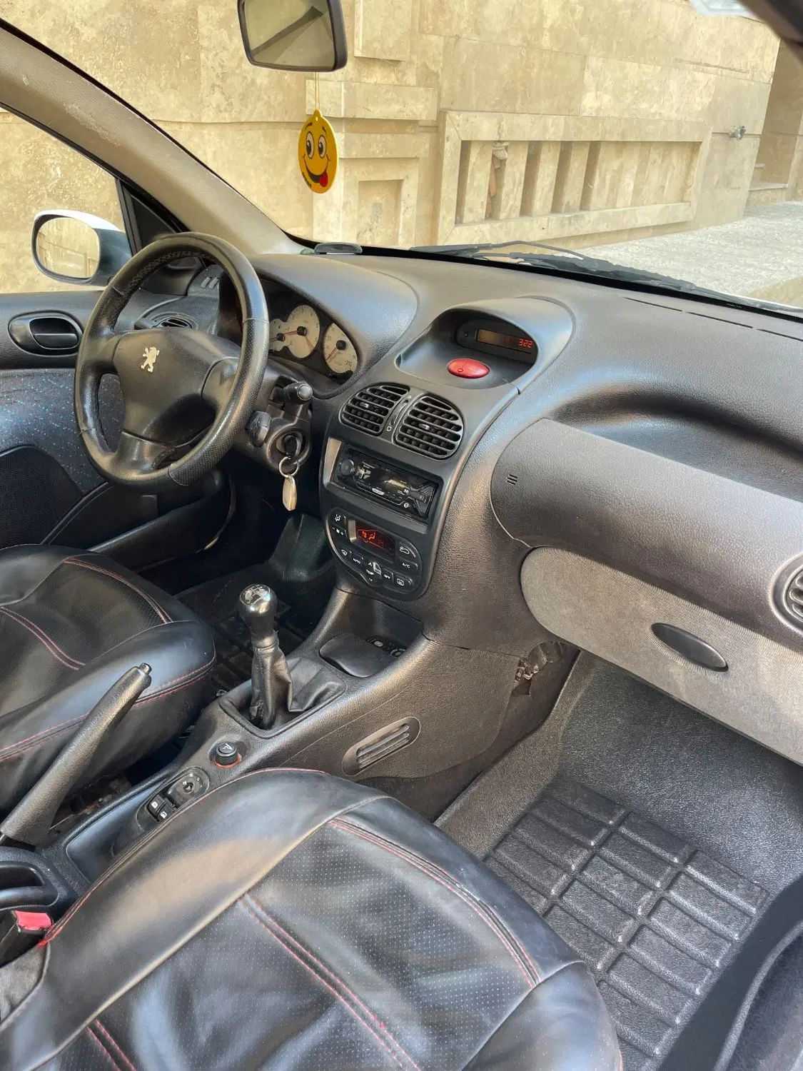 پژو ۲۰۶ صندوق دار v8 - 1396