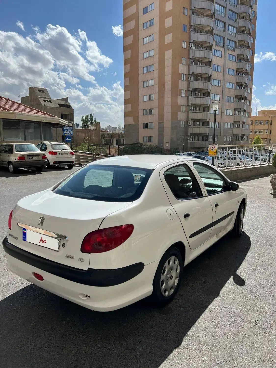 پژو ۲۰۶ صندوق دار v8 - 1399