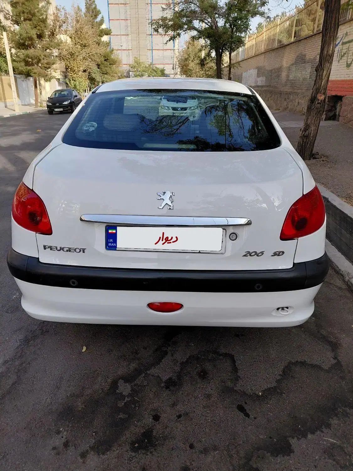 پژو ۲۰۶ صندوق دار v8 - 1397