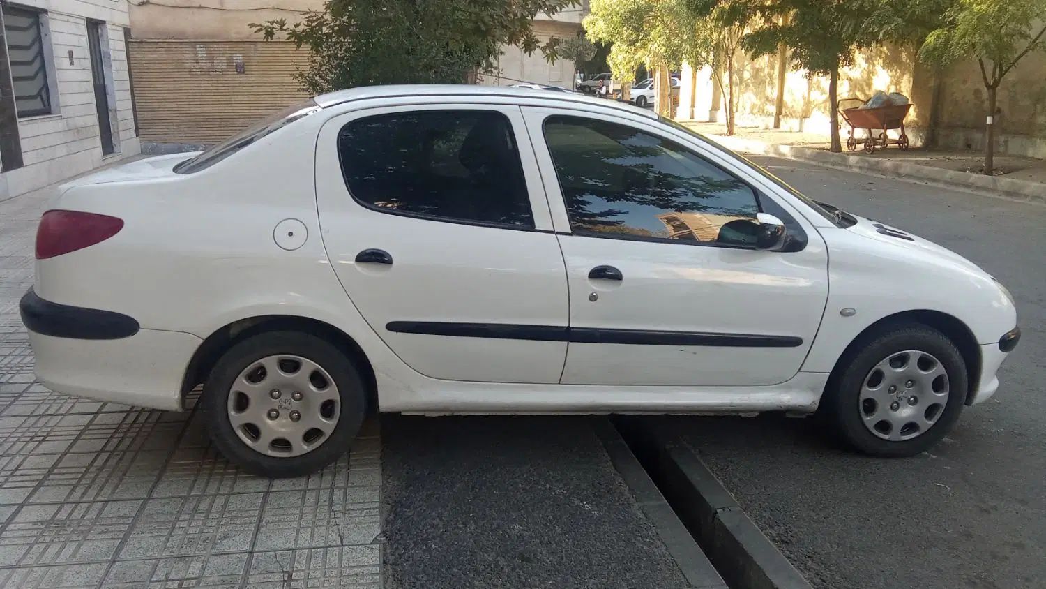 پژو ۲۰۶ صندوق دار v8 - 1392