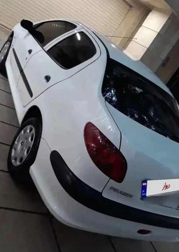 پژو ۲۰۶ صندوق دار v8 - 1398