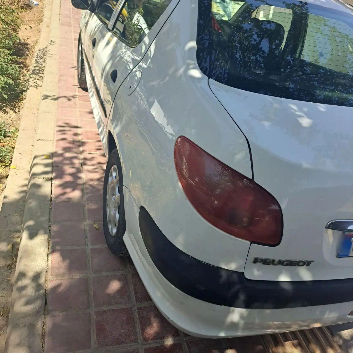 پژو ۲۰۶ صندوق دار v8 - 1391