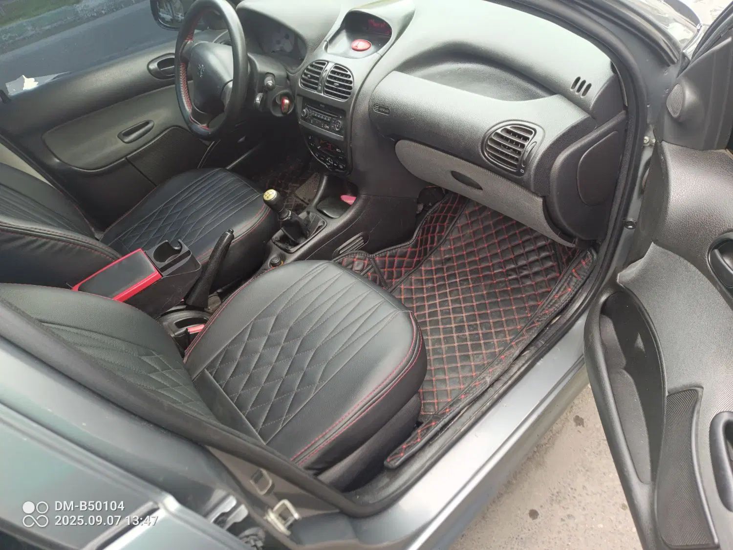 پژو ۲۰۶ صندوق دار v8 - 1395