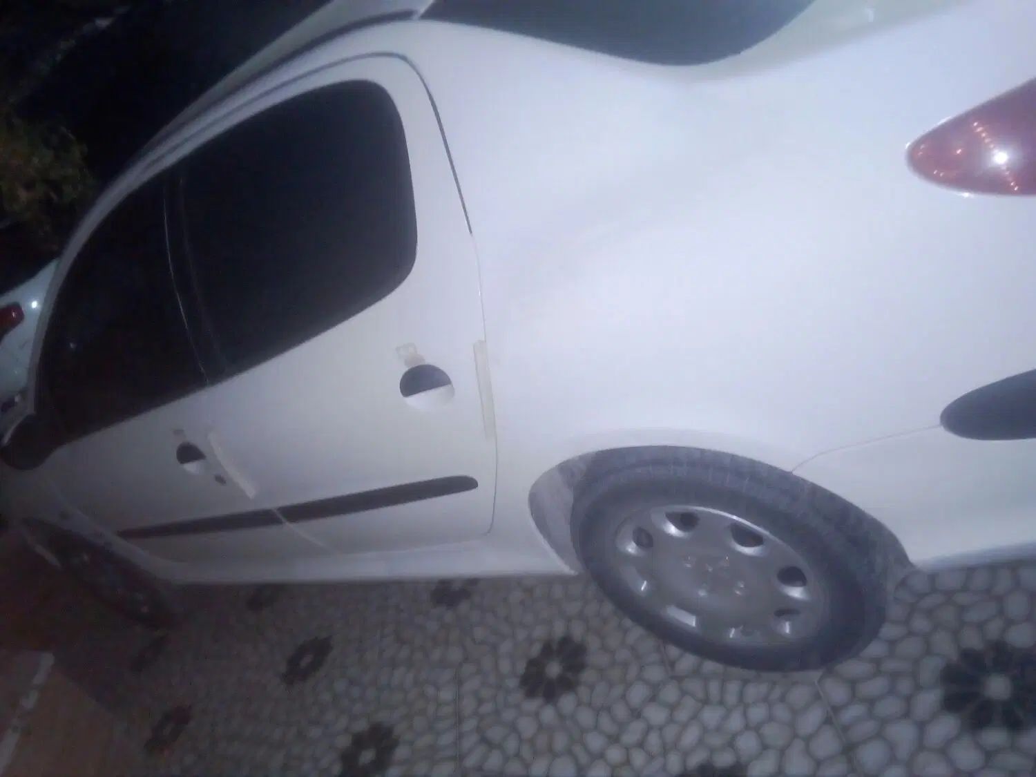 پژو ۲۰۶ صندوق دار v8 - 1390