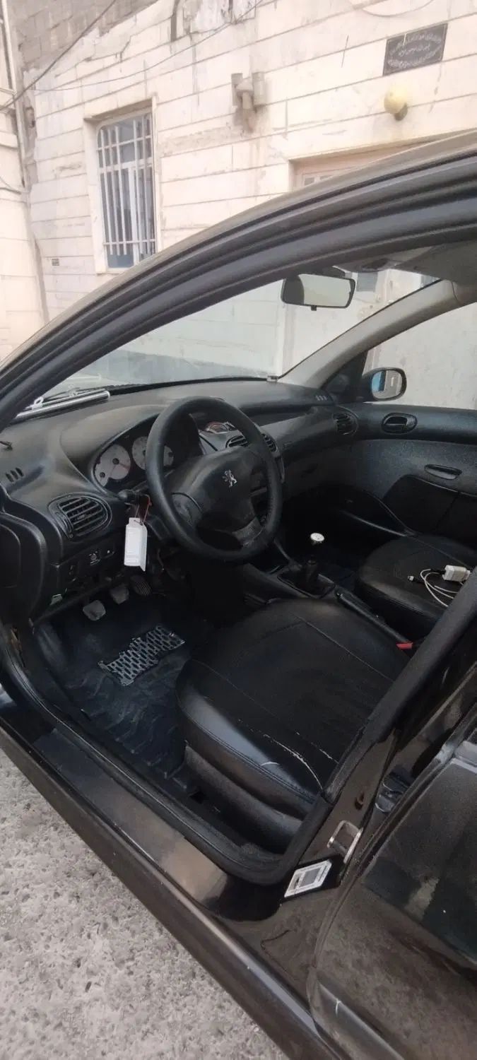 پژو ۲۰۶ صندوق دار v8 - 1390