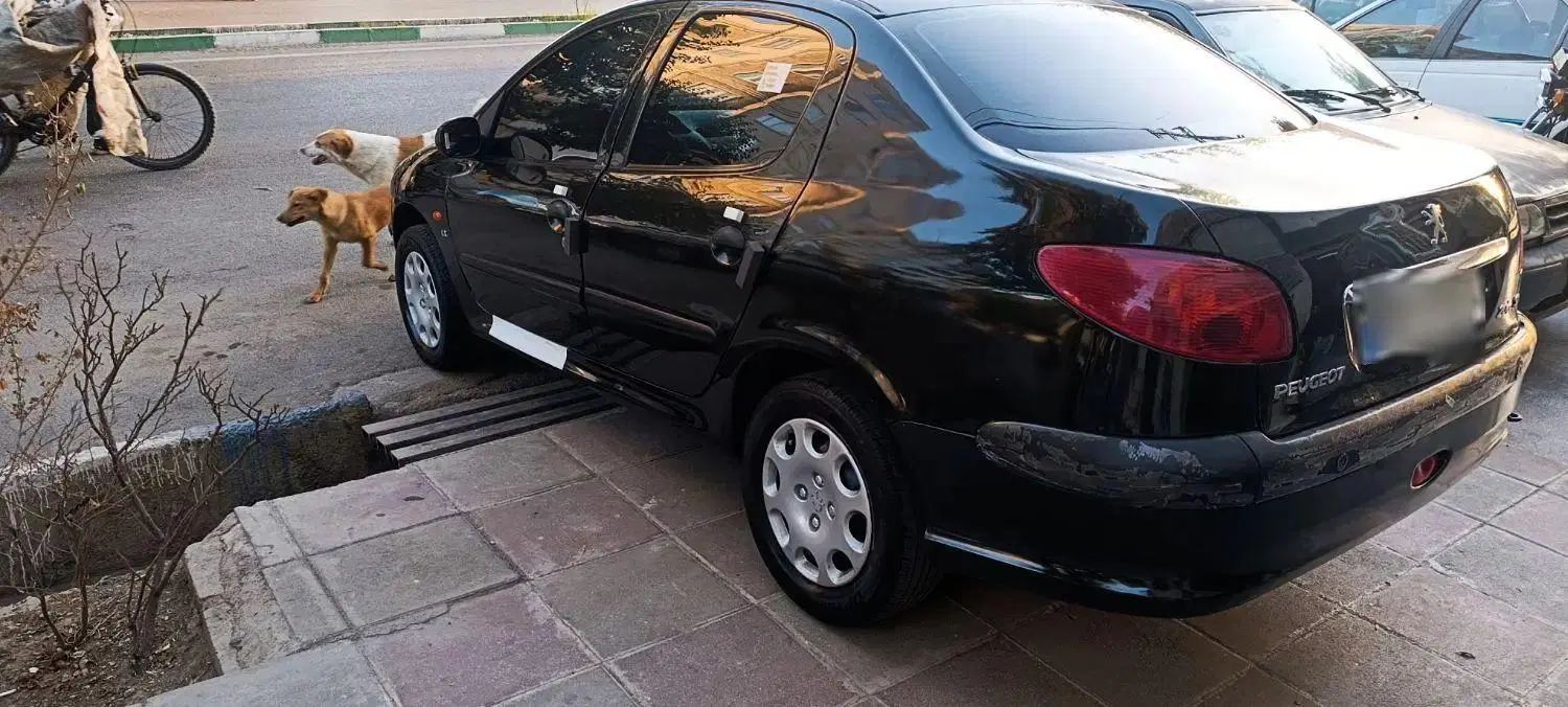پژو ۲۰۶ صندوق دار v8 - 1393