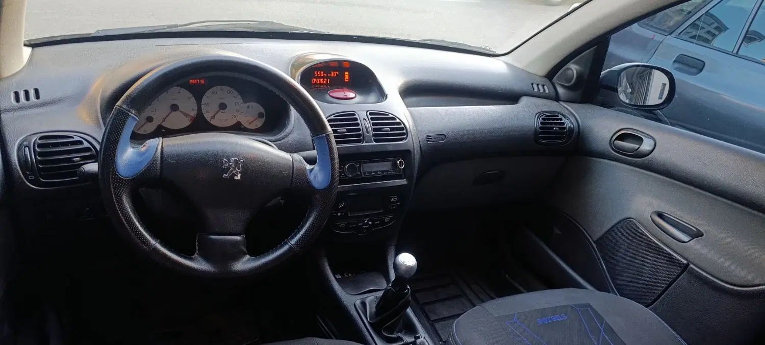 پژو ۲۰۶ صندوق دار v8 - 1393