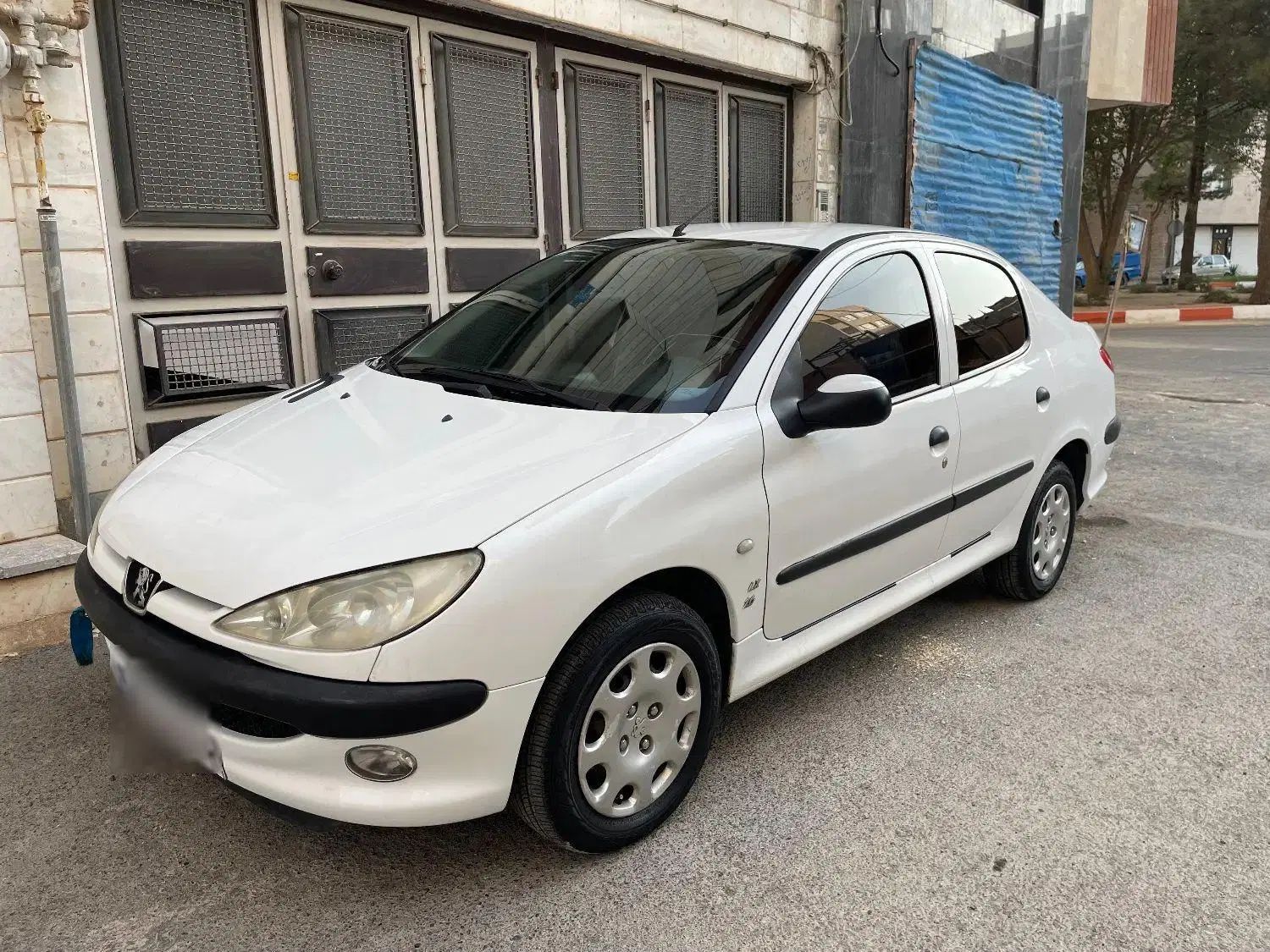پژو ۲۰۶ صندوق دار v8 - 1395