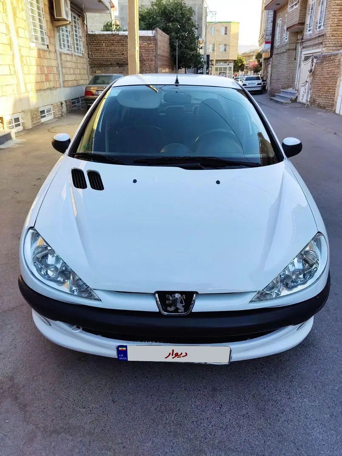 پژو ۲۰۶ صندوق دار v8 - 1392