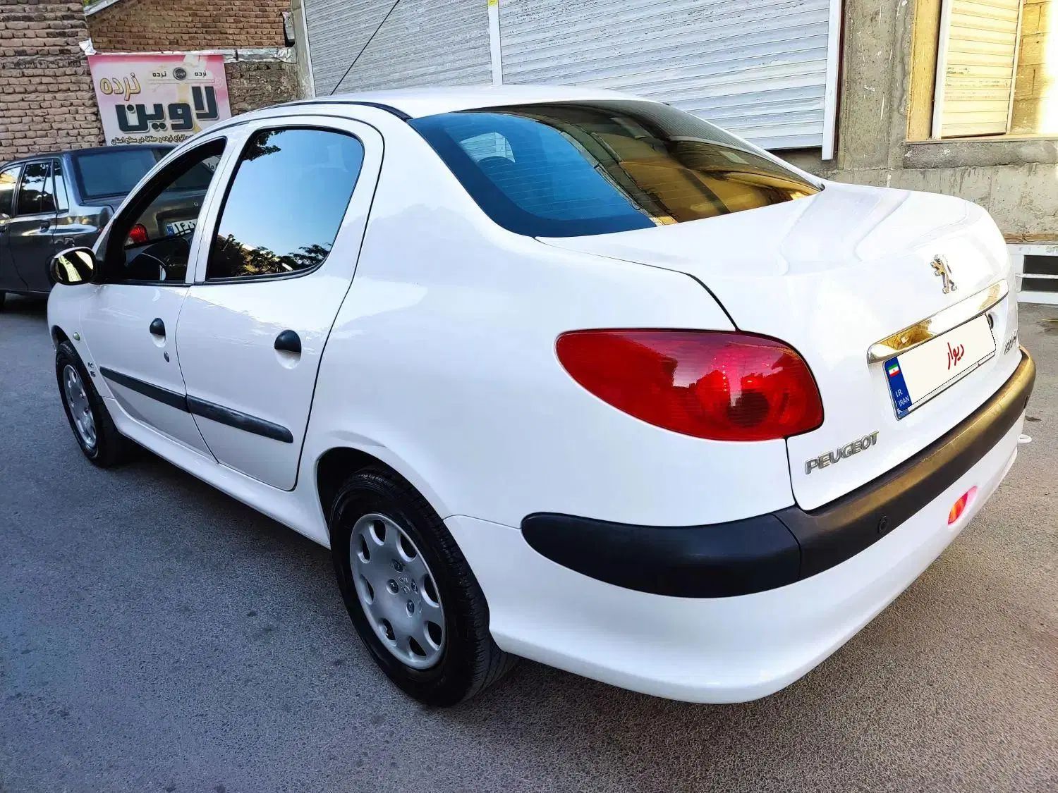 پژو ۲۰۶ صندوق دار v8 - 1392