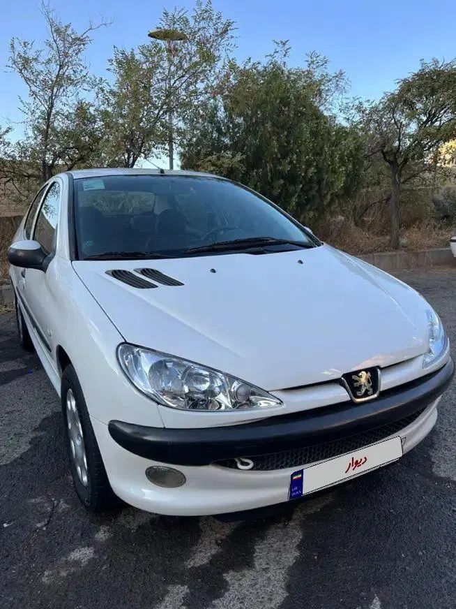 پژو ۲۰۶ صندوق دار v8 - 1396