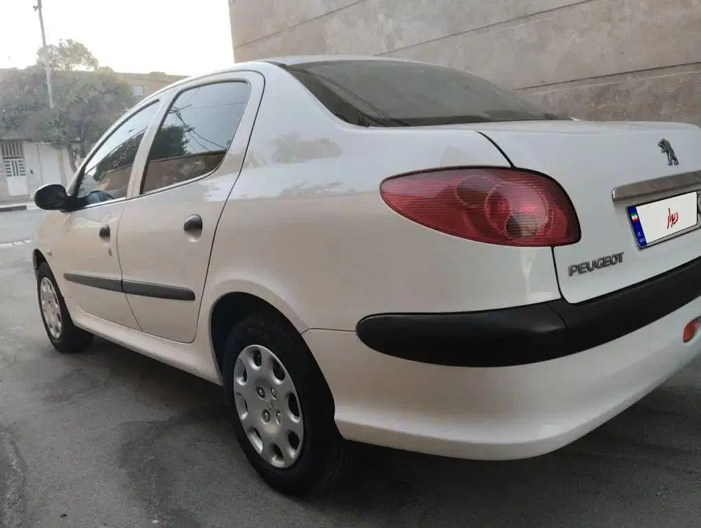 پژو ۲۰۶ صندوق دار v8 - 1395