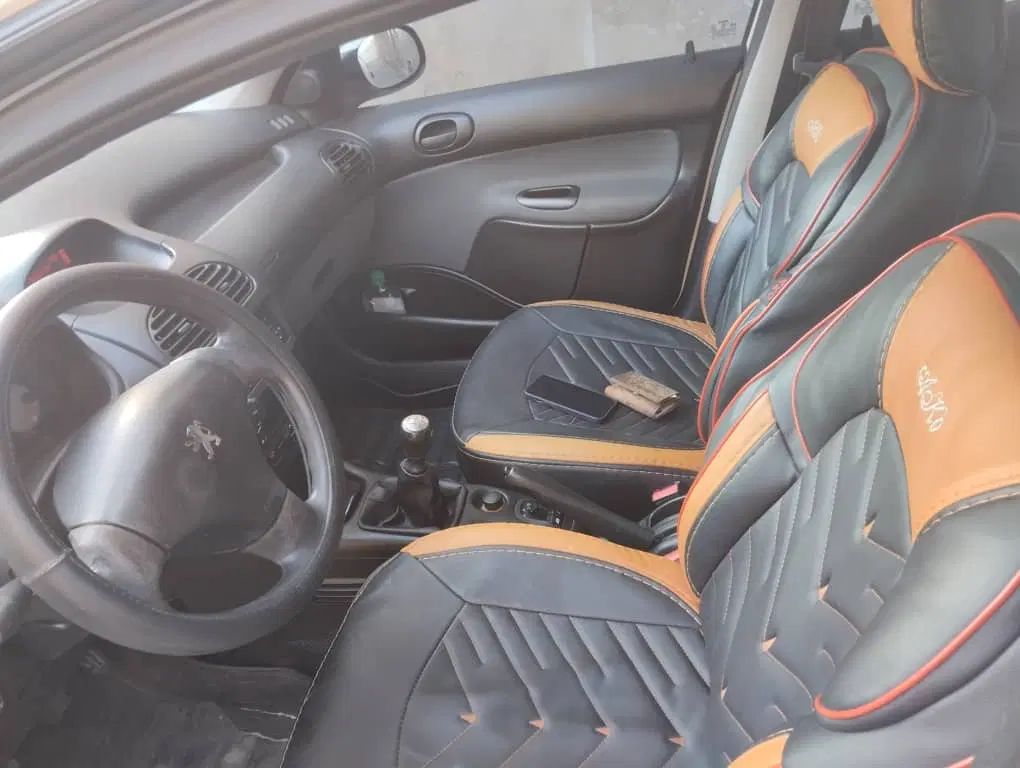پژو ۲۰۶ صندوق دار v8 - 1395