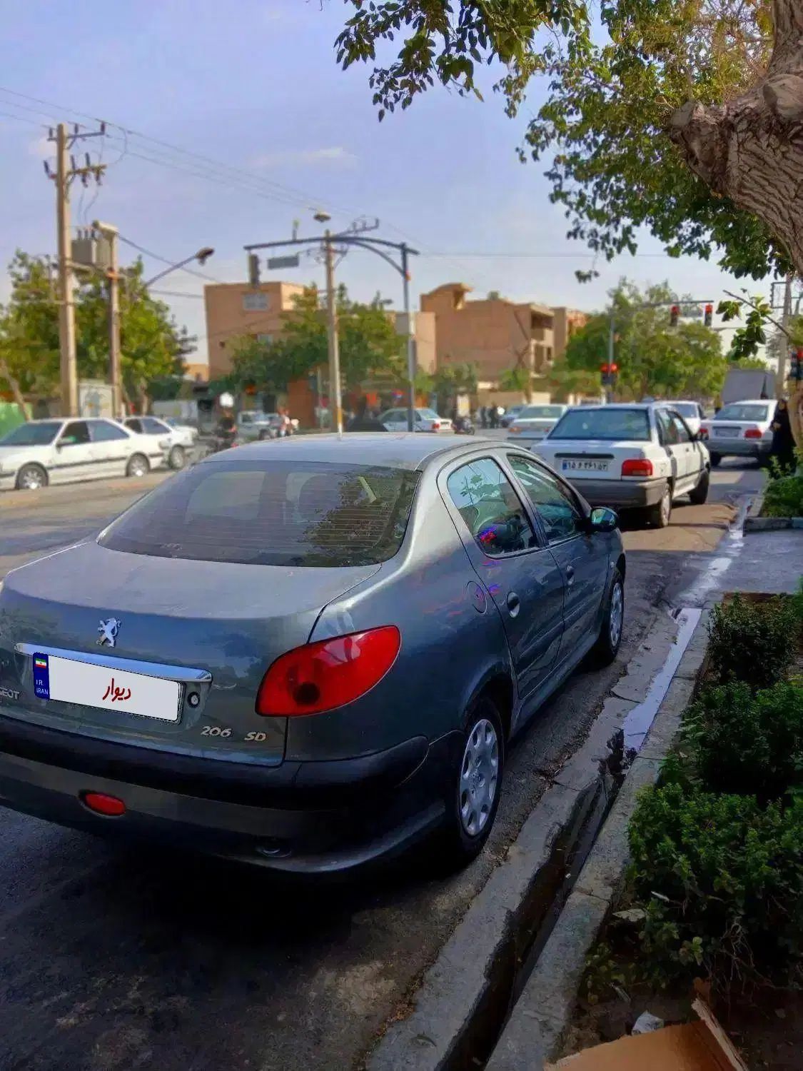 پژو ۲۰۶ صندوق دار v8 - 1395