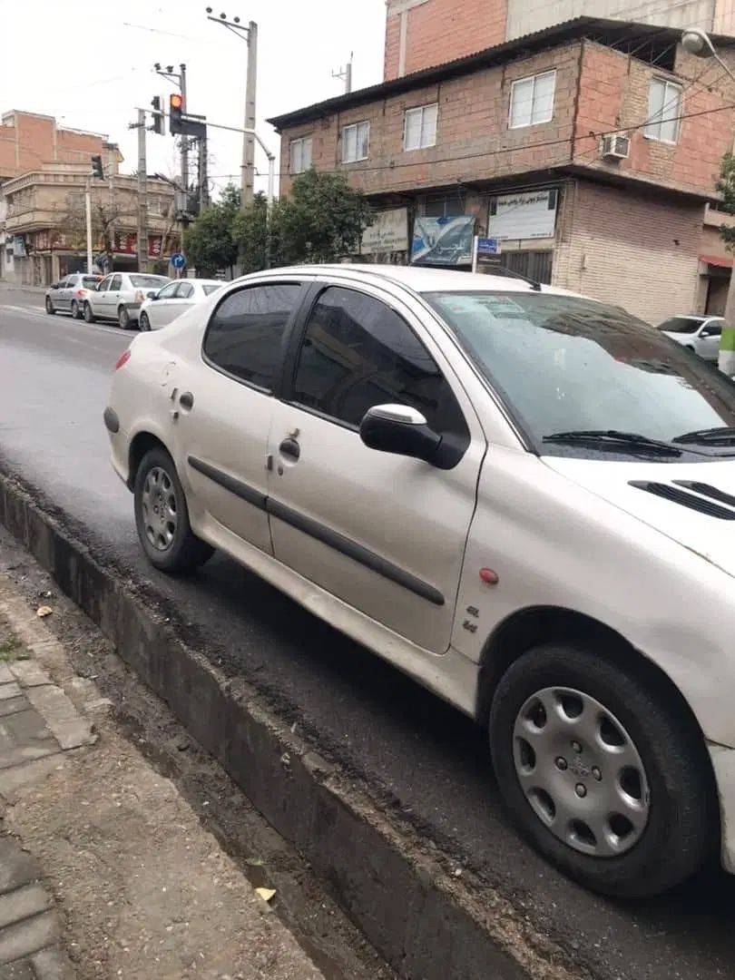 پژو ۲۰۶ صندوق دار v20 - 1386