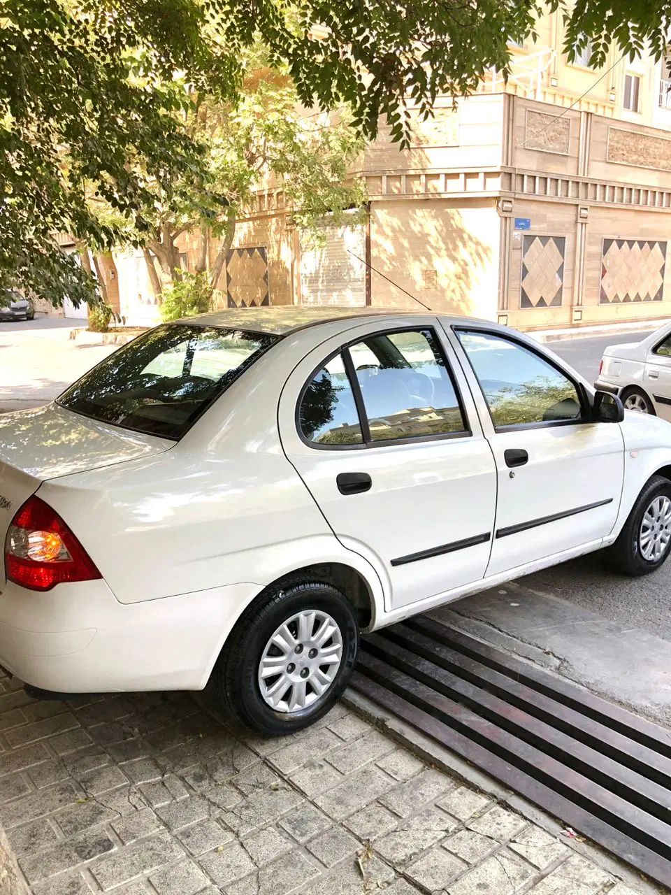 تیبا صندوق دار SX - 1400