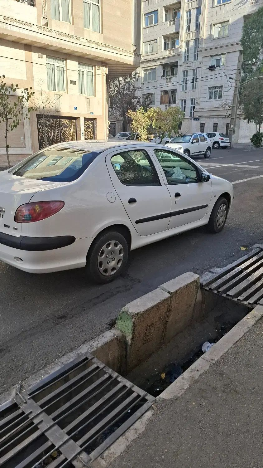 پژو ۲۰۶ صندوق دار v8 - 1397