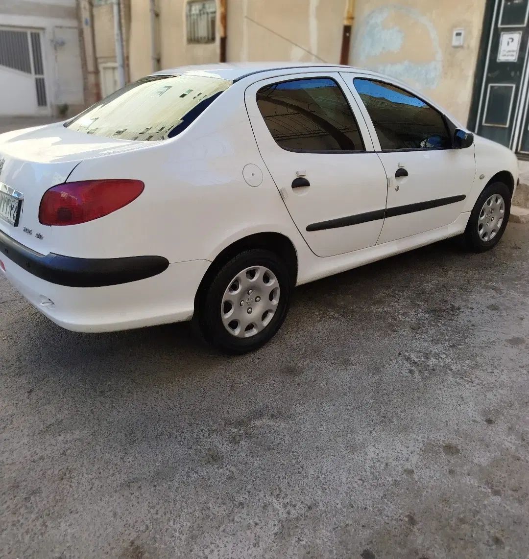 پژو ۲۰۶ صندوق دار v8 - 1396