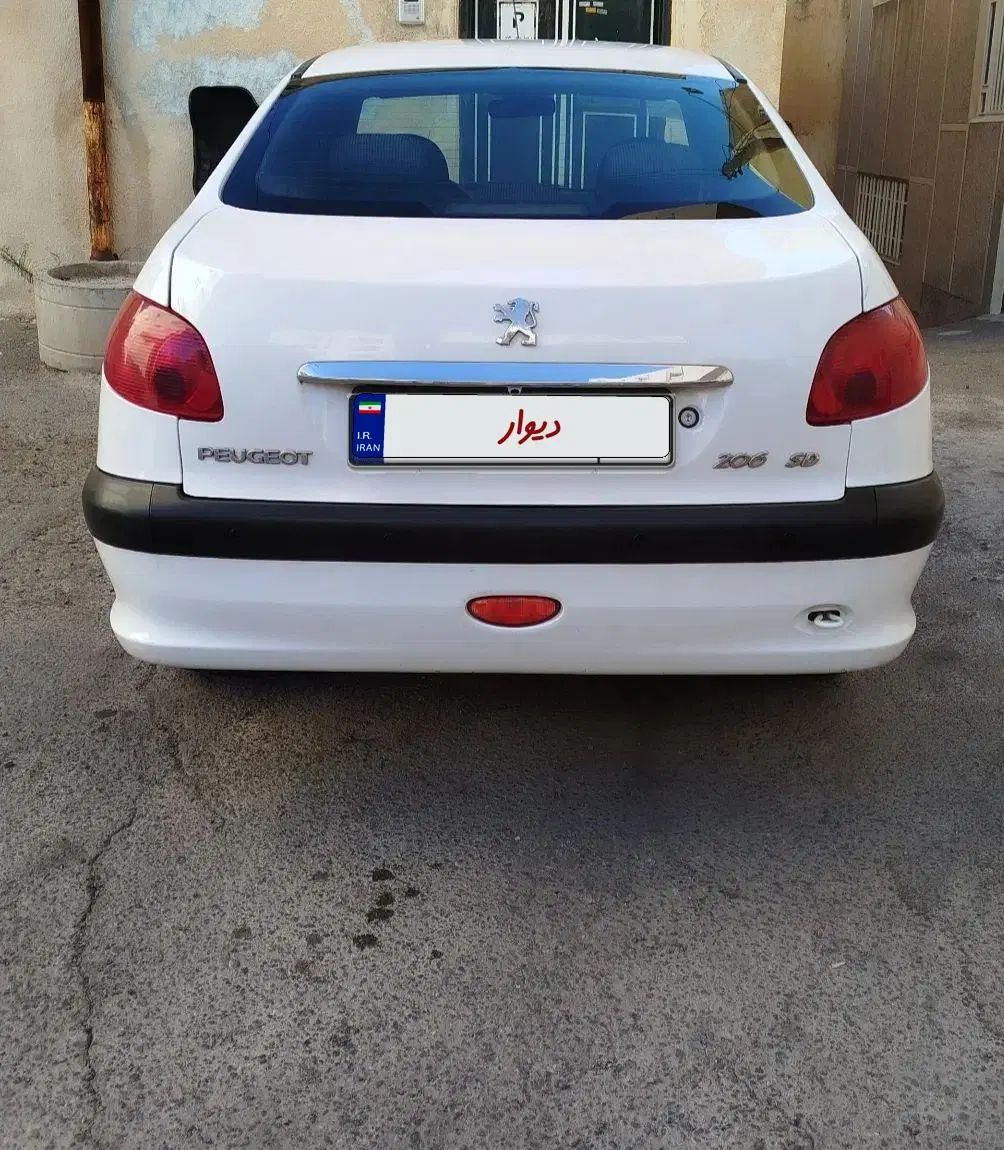 پژو ۲۰۶ صندوق دار v8 - 1396