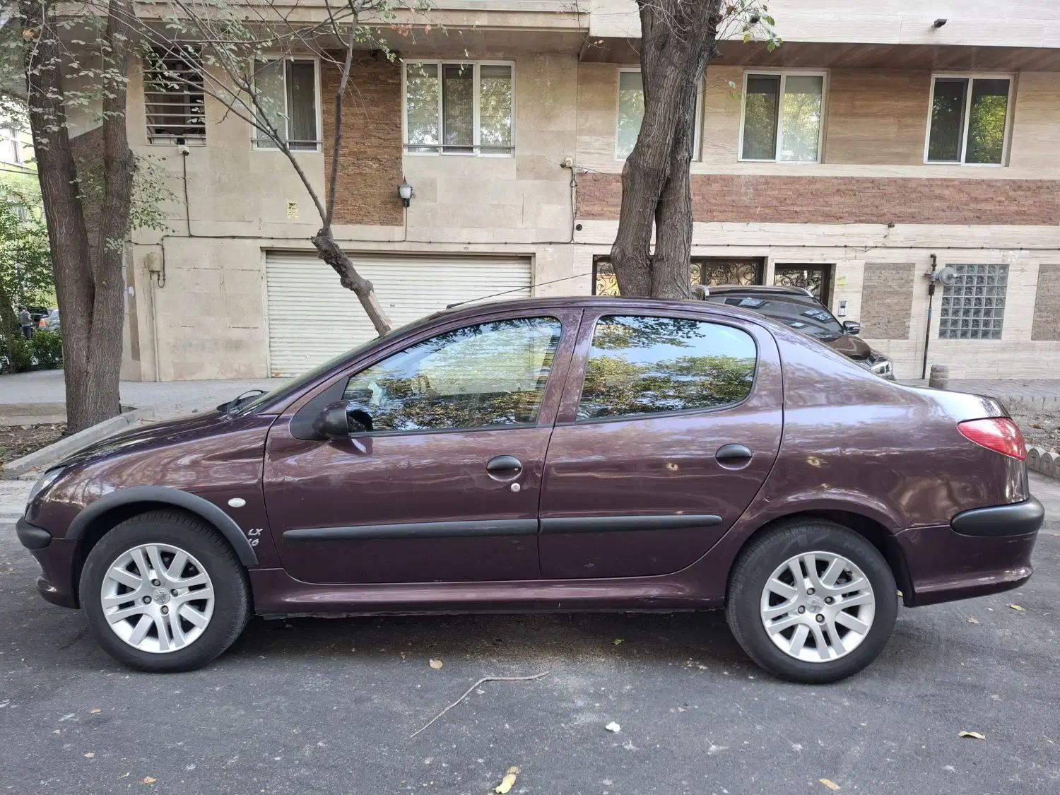پژو ۲۰۶ صندوق دار v8 - 1394
