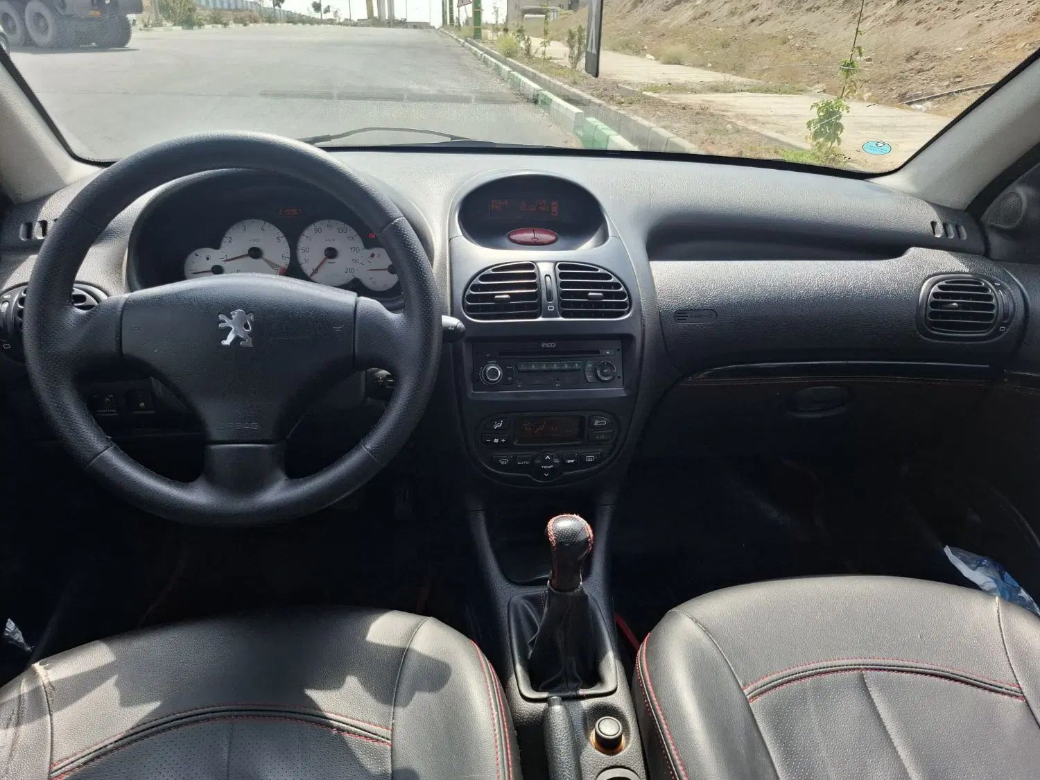 پژو ۲۰۶ صندوق دار v8 - 1394