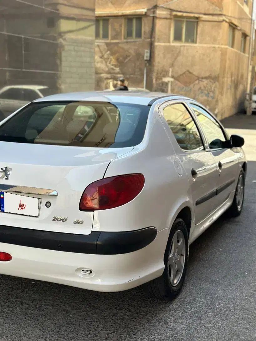 پژو ۲۰۶ صندوق دار v8 - 1396