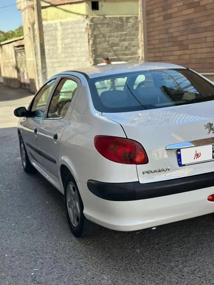 پژو ۲۰۶ صندوق دار v8 - 1396