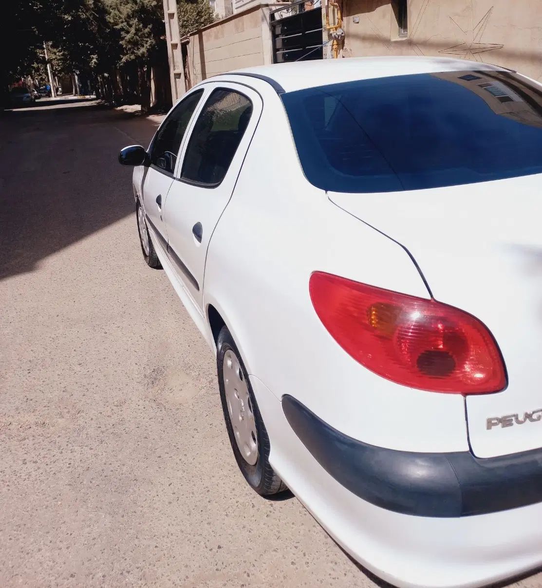 پژو ۲۰۶ صندوق دار v8 - 1397